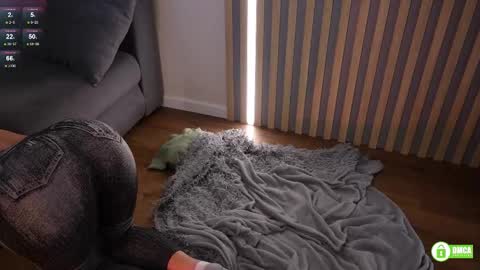 Kate online show from 10/12/25, 04:28