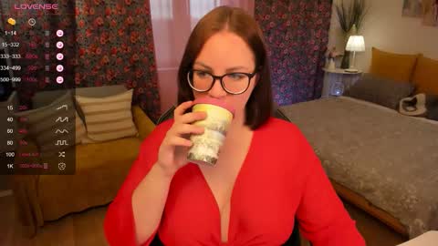 Snapshot of _katrin_ chatting on 09/17/25, 05:42 Kate online show from 09/17/25, 05:42