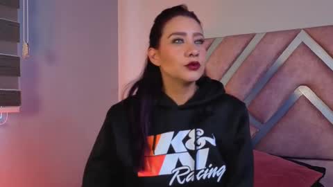 kelly online show from 11/05/25, 01:11