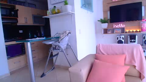 Snapshot of _kerryleen chatting on 09/19/25, 08:53 Dani online show from 09/19/25, 08:53