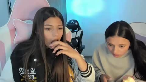 khloe sweet online show from 11/24/25, 08:08