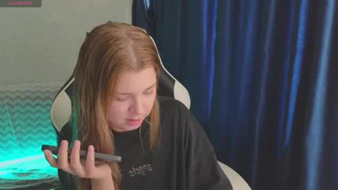 Molly   Emily online show from 09/18/25, 09:55