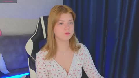 Molly   Emily online show from 11/09/25, 06:23