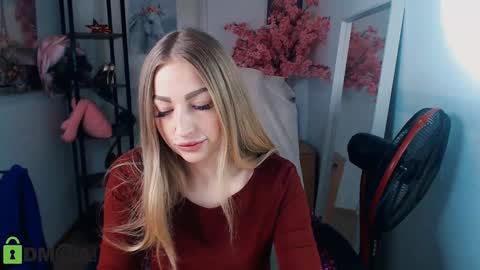 Snapshot of _kittyboo chatting on 01/26/25, 06:16 Aleksa online show from 01/26/25, 06:16