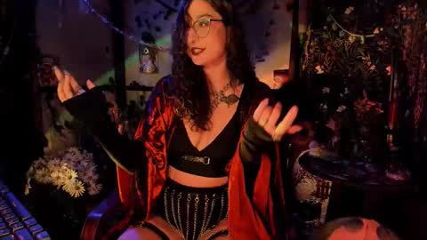 Snapshot of _lady_luna_ chatting on 10/04/25, 12:41 Lady Luna online show from 10/04/25, 12:41