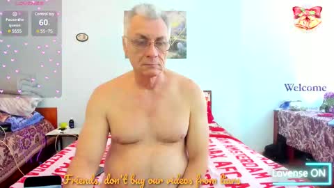 Snapshot of _lady_red_ chatting on 03/02/25, 08:59 Lory online show from 03/02/25, 08:59