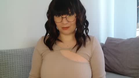Snapshot of _lalilu_ chatting on 02/14/25, 12:03 _lalilu_ online show from 02/14/25, 12:03