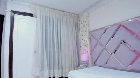 Snapshot of _lanna_jhonson_ chatting on 12/19/24, 01:07 Lanna online show from 12/19/24, 01:07