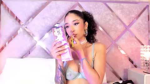 Lanna  online show from 11/08/25, 11:47