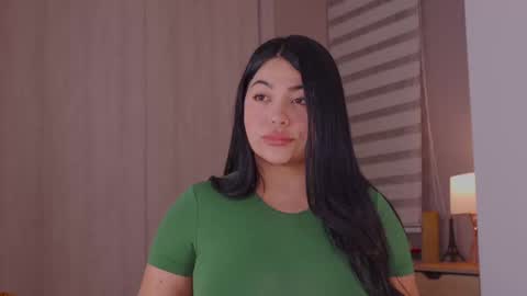 Snapshot of _lasuescun chatting on 02/05/25, 02:51 Alejandra suescun online show from 02/05/25, 02:51