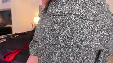 Lauralove online show from 02/01/25, 10:55