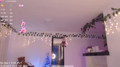 Snapshot of _lauraspencer_ chatting on 12/06/24, 04:36 Laura online show from 12/06/24, 04:36