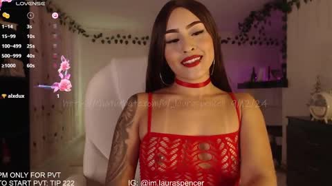 Snapshot of _lauraspencer_ chatting on 12/10/24, 02:27 Laura online show from 12/10/24, 02:27