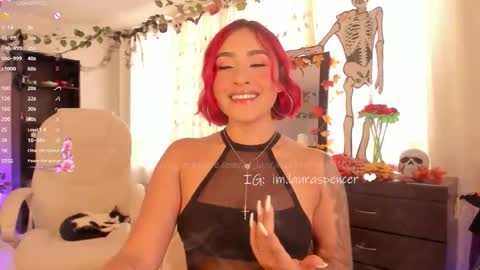 Laura online show from 10/29/25, 07:04