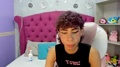 Snapshot of _lemmon_ chatting on 01/10/25, 05:02 L E M M O N online show from 01/10/25, 05:02