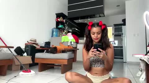 Little Wolfie online show from 09/08/25, 04:50