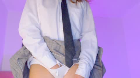 Snapshot of _lloou_ chatting on 12/13/24, 05:16 Sofia 3 online show from 12/13/24, 05:16