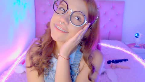 Snapshot of _lloou_ chatting on 01/05/25, 01:24 Sofia 3 online show from 01/05/25, 01:24