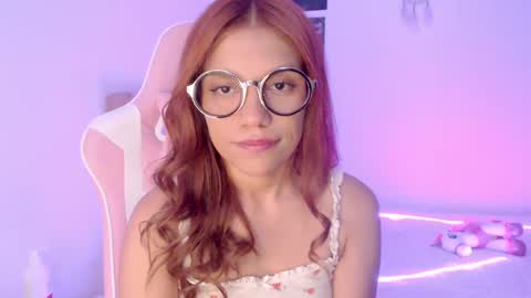 Snapshot of _lloou_ chatting on 03/05/25, 04:57 Sofia 3 online show from 03/05/25, 04:57