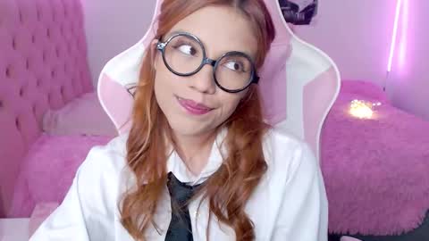Snapshot of _lloou_ chatting on 10/10/25, 08:41 Sofia 3 online show from 10/10/25, 08:41