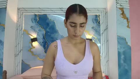 Snapshot of _lorrayne_ chatting on 09/18/25, 12:07 Lorrayne online show from 09/18/25, 12:07