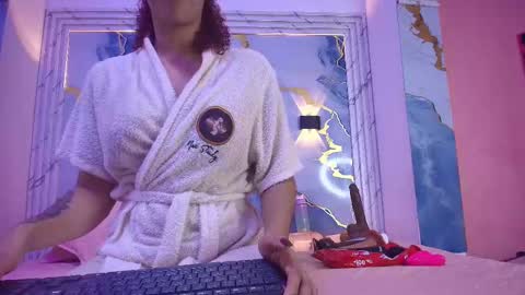 Snapshot of _lorrayne_ chatting on 09/19/25, 12:06 Lorrayne online show from 09/19/25, 12:06