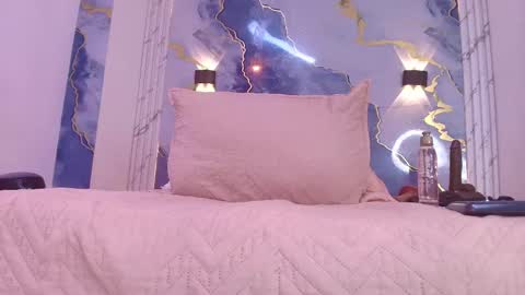 Snapshot of _lorrayne_ chatting on 09/30/25, 12:32 Lorrayne online show from 09/30/25, 12:32