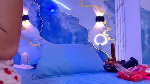 Snapshot of _lorrayne_ chatting on 10/27/25, 12:09 Lorrayne online show from 10/27/25, 12:09