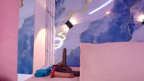 Snapshot of _lorrayne_ chatting on 11/15/25, 12:34 Lorrayne online show from 11/15/25, 12:34