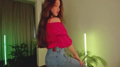 Snapshot of _lovely_lady chatting on 10/12/25, 10:14 Alice online show from 10/12/25, 10:14