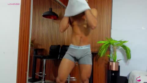 _luca_flame online show from 11/20/25, 02:01