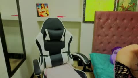 Lucia online show from 10/20/25, 08:53