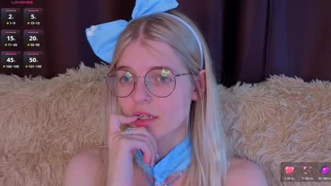 Monica online show from 11/03/25, 07:04