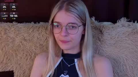 Monica online show from 11/19/25, 07:36