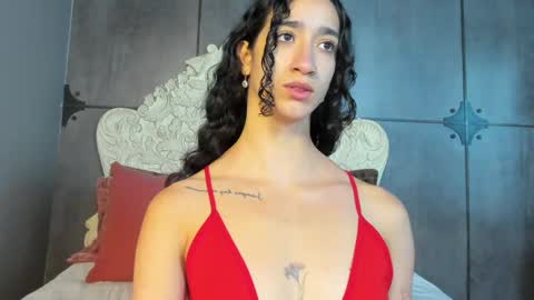 Snapshot of _luna_dupont_ chatting on 12/11/24, 12:02 Luna online show from 12/11/24, 12:02