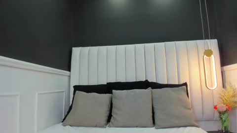 Snapshot of _luna_rosse_ chatting on 09/18/25, 09:17 Luna online show from 09/18/25, 09:17