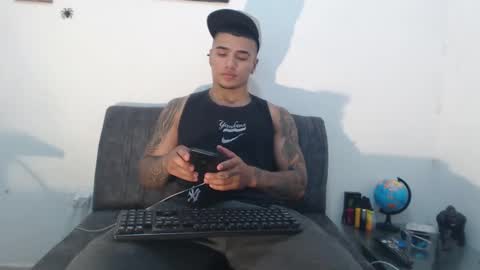 Snapshot of _luxury_23 chatting on 12/19/24, 03:30 STIVEN online show from 12/19/24, 03:30