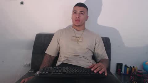 Snapshot of _luxury_23 chatting on 01/27/25, 12:48 STIVEN online show from 01/27/25, 12:48