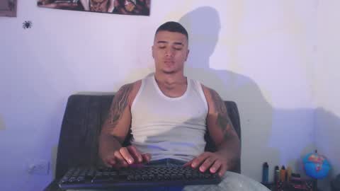 Snapshot of _luxury_23 chatting on 02/04/25, 12:33 STIVEN online show from 02/04/25, 12:33