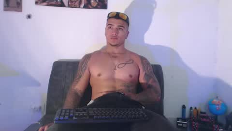 Snapshot of _luxury_23 chatting on 02/07/25, 02:15 STIVEN online show from 02/07/25, 02:15