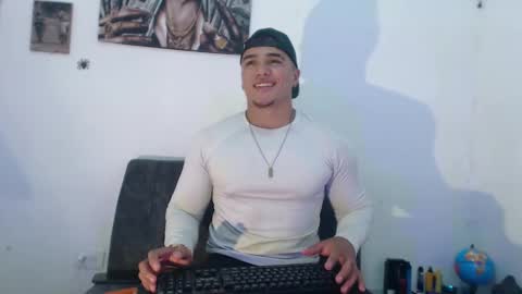 Snapshot of _luxury_23 chatting on 02/22/25, 06:06 STIVEN online show from 02/22/25, 06:06