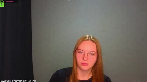 Snapshot of _lysafeta_ chatting on 09/18/25, 04:31 Welcome guys Pleasure to see you all here My name is Lysafeta and MichaelaTip menu is active Private is open online show from 09/18/25, 04:31