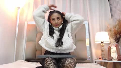 Snapshot of _marcela__ chatting on 01/31/25, 03:55 _marcela__ online show from 01/31/25, 03:55