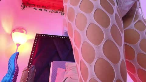 Snapshot of _marcela__ chatting on 09/24/25, 12:41 _marcela__ online show from 09/24/25, 12:41