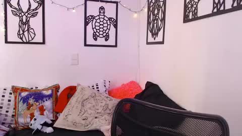 Snapshot of _marcela_wi chatting on 12/21/24, 03:53 Marce  online show from 12/21/24, 03:53