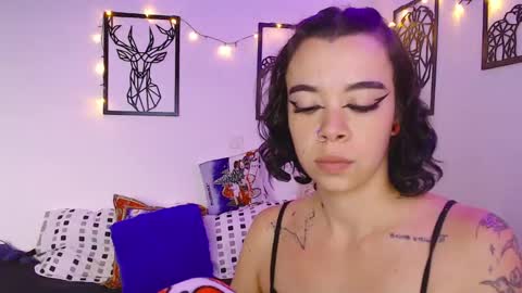 Snapshot of _marcela_wi chatting on 01/03/25, 08:54 Marce  online show from 01/03/25, 08:54