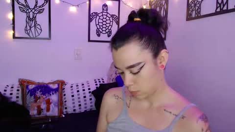 Snapshot of _marcela_wi chatting on 01/08/25, 01:00 Marce  online show from 01/08/25, 01:00