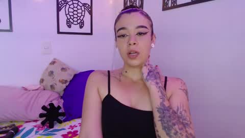 Snapshot of _marcela_wi chatting on 01/21/25, 10:19 Marce  online show from 01/21/25, 10:19