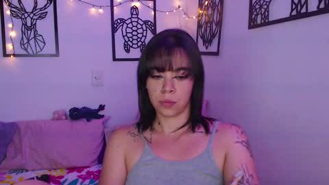 Snapshot of _marcela_wi chatting on 02/13/25, 01:40 Marce  online show from 02/13/25, 01:40