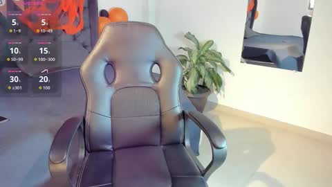 Maria online show from 10/17/25, 08:44